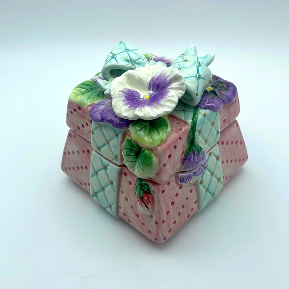 Fitz and Floyd Vintage Essentials Porcelain Blue Floral Themed Square Trinket bx